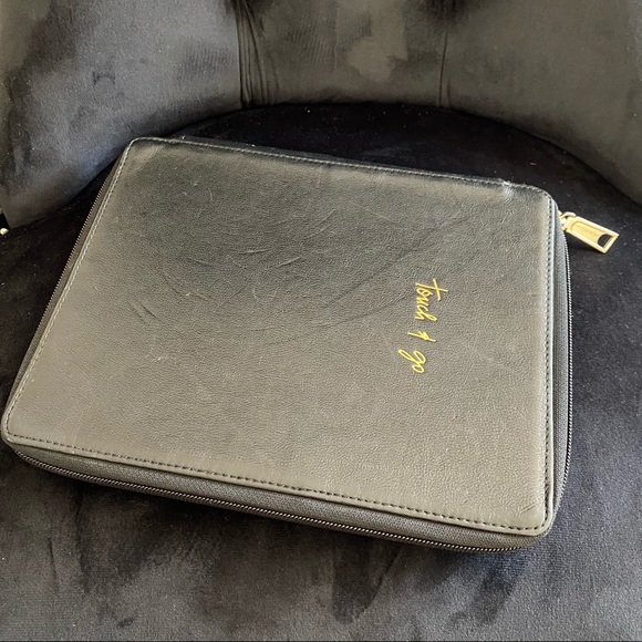 REBECCA MINKOFF BLACK LEATHER TABLET CLUTCH CASE - Picture 2 of 3